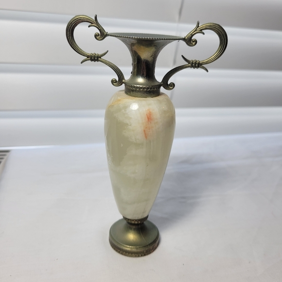 VINTAGE DECORATIVE ONIX AND BRASS VASE SMALL - Picture 3 of 11